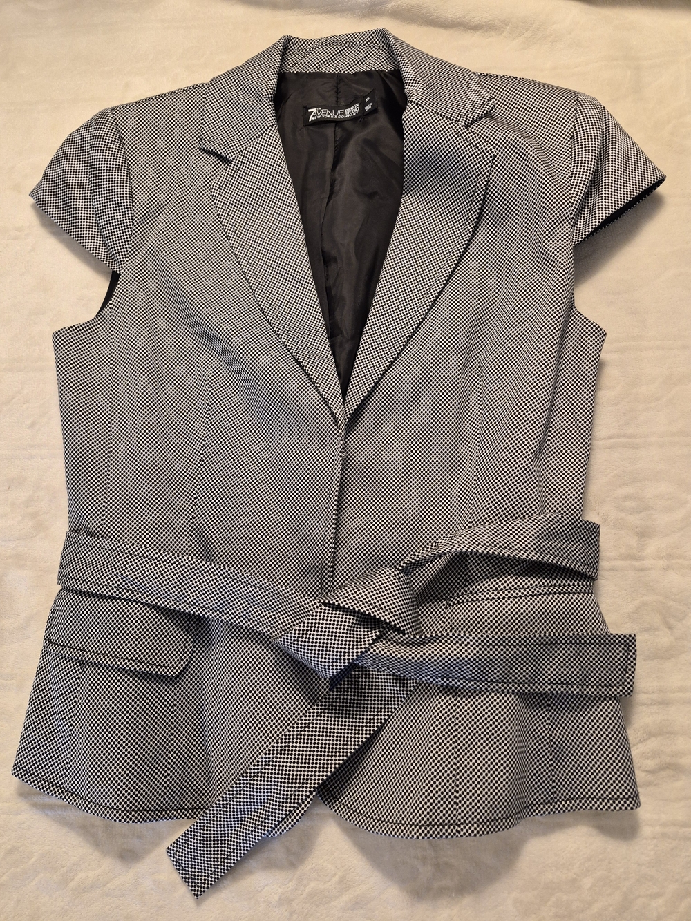 7th Avenue Design Studio (New York & Company) Short-sleeve, belted wrap blazer